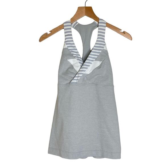 Lululemon Deep Breath Tank Top in Silver Spoon Women’s Size 6 Gym Yoga Athletic - Picture 1 of 9
